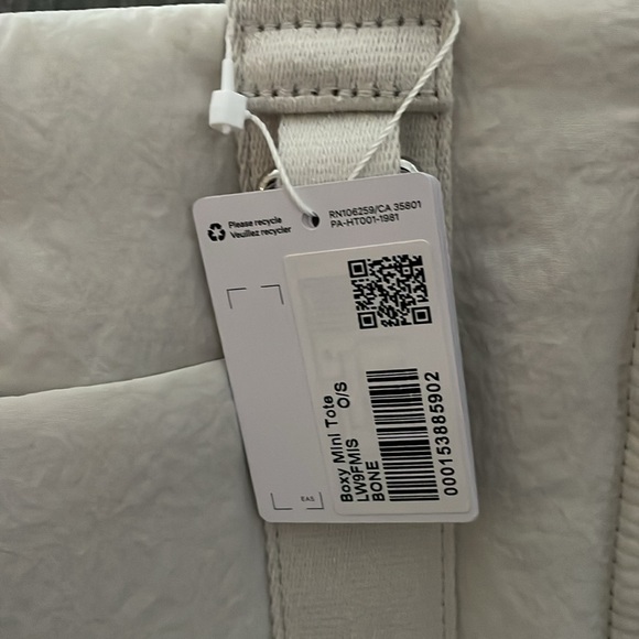 NWT LULULEMON BOXY MINI TOTE BAG 4.5L Bone White OS - Picture 3 of 6